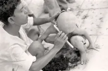 Rasage de la tête d'un enfant | Varanasi | Inde