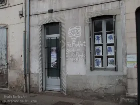 Quand le nettoyage d'un mur devient le début du street art...