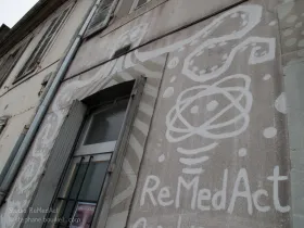 Quand le nettoyage d'un mur devient le début du street art...