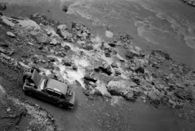 Taxi dans l'eau au Népal