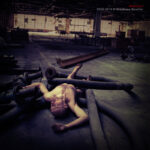 Wast(m)e, autoportrait de nu dans une friche industrielle