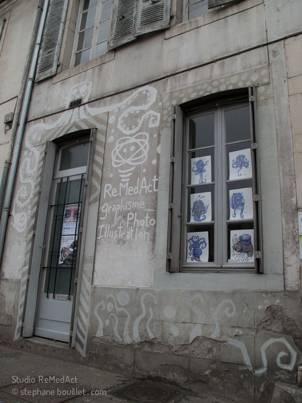 Quand le nettoyage d'un mur devient le début du street art...