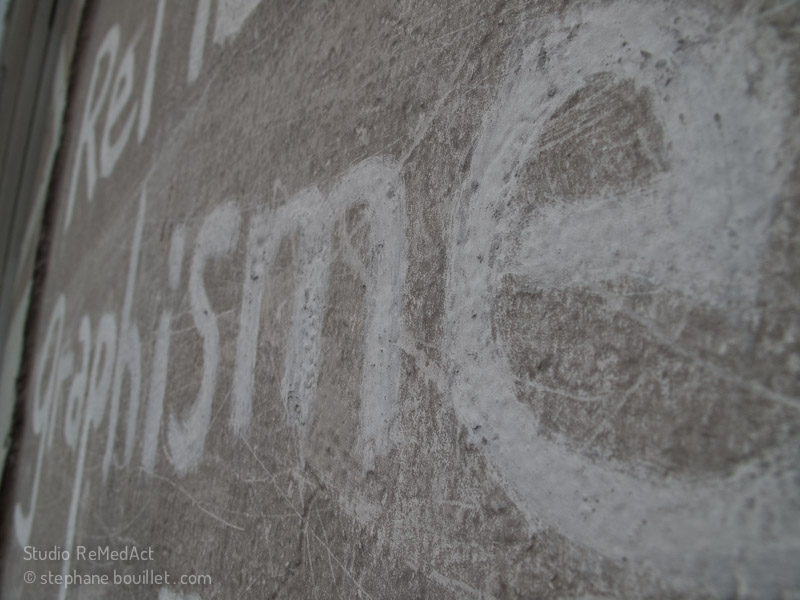 Quand le nettoyage d'un mur devient le début du street art...