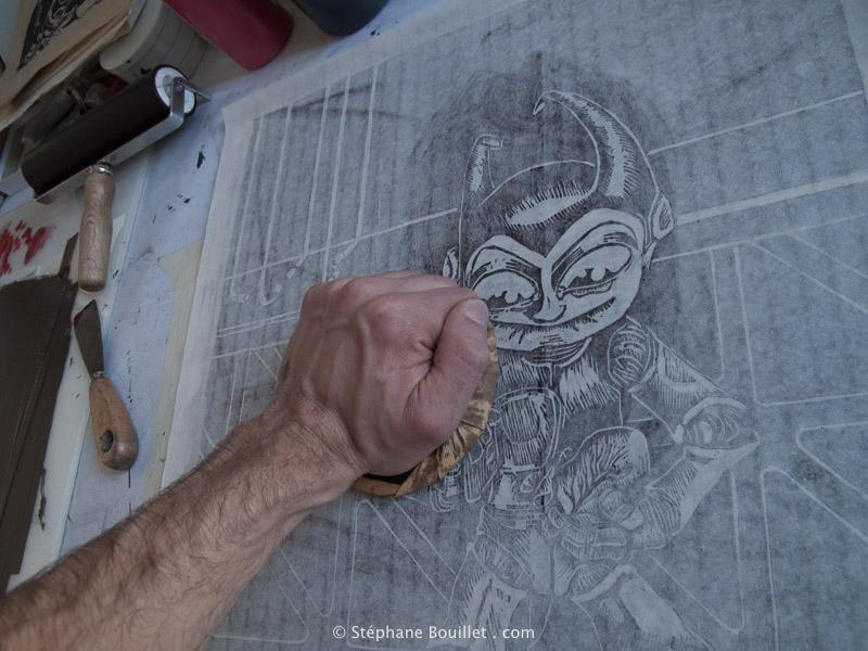 gravure sur bois: impression au baren